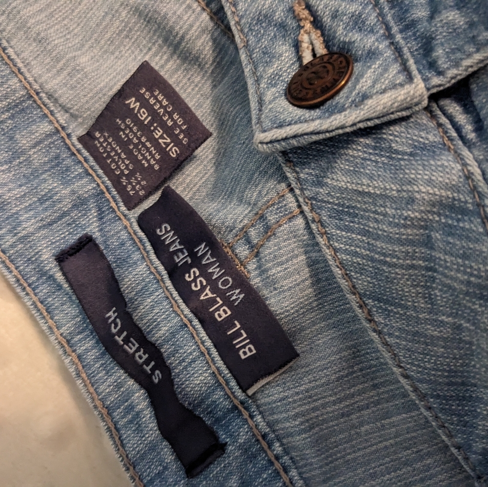 Bill Blass Woman capri jeans sz 16W